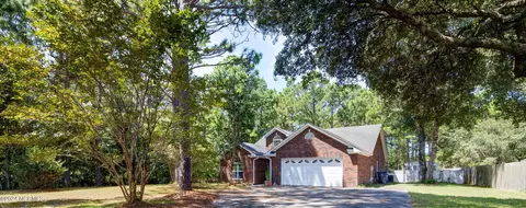 3741 Oakwood Dr, Southport, NC 28461