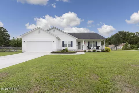 107 Coral Ridge Rd, Richlands, NC 28574