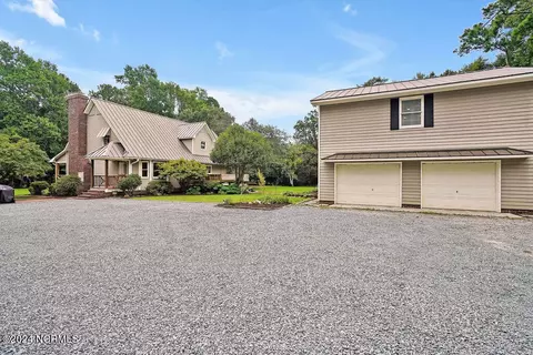 Exterior - 130 Deerfield Dr, Hampstead, NC 28443 photo 2 of 11