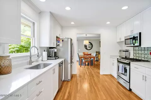 Kitchen - 130 Deerfield Dr, Hampstead, NC 28443 photo 2 of 4