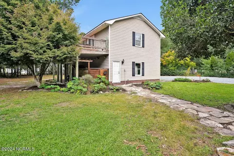 Exterior - 130 Deerfield Dr, Hampstead, NC 28443 photo 9 of 11