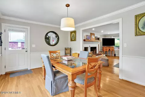 Dining - 130 Deerfield Dr, Hampstead, NC 28443 photo 2 of 2