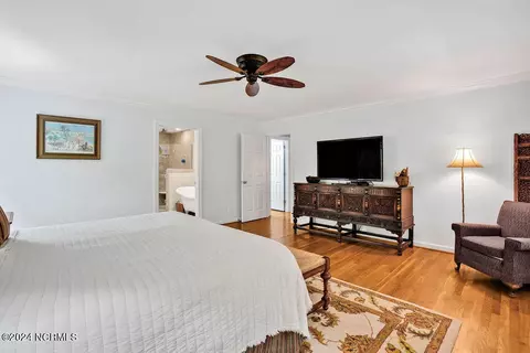 Bedroom - 130 Deerfield Dr, Hampstead, NC 28443 photo 2 of 5