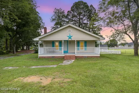 9025 Nc 210, Four Oaks, NC 27524