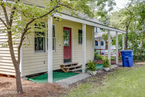 Exterior - 212 S Main St, Bath, NC 27808 photo 4 of 16
