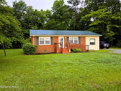 1651 White Oak River Rd, Maysville, NC 28555