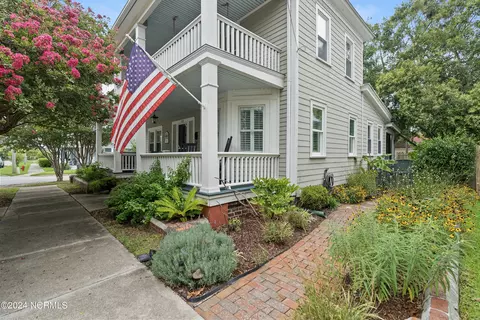 208 N 8th St, Morehead City, NC 28557