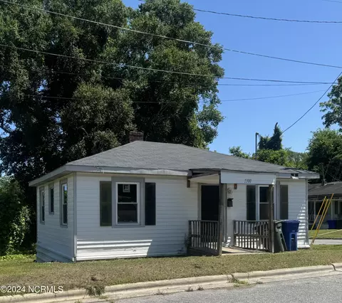 1300 Fairfax Ave, Greenville, NC 27834