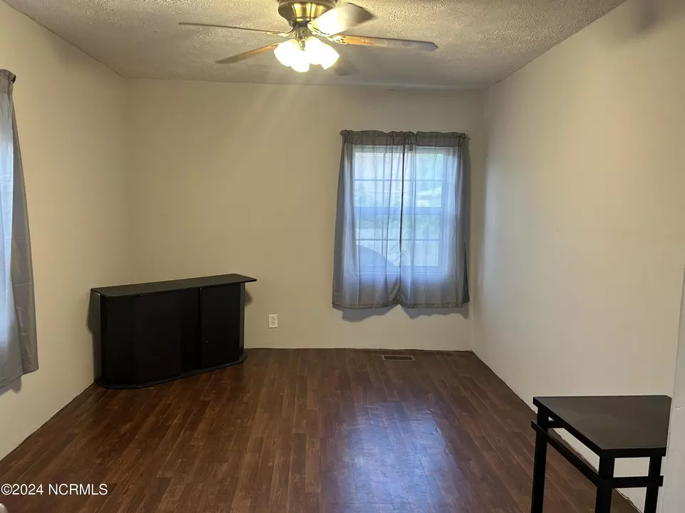 Living - 305 2nd St, Laurinburg, NC 28352 photo 1 of 1