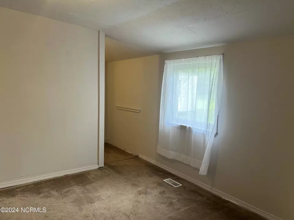 Bedroom - 305 2nd St, Laurinburg, NC 28352 photo 1 of 3