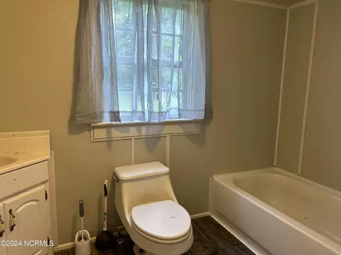 Bath - 305 2nd St, Laurinburg, NC 28352 photo 1 of 1