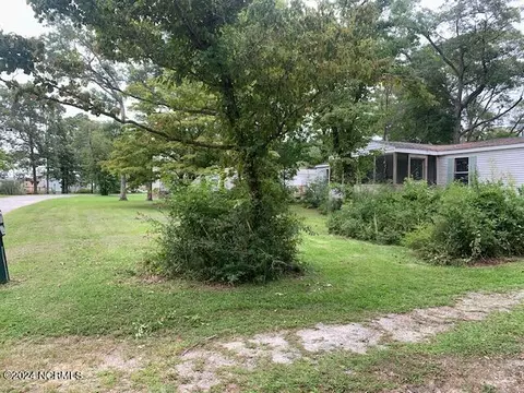 115 Boat Basin Dr, Cedar Point, NC 28584