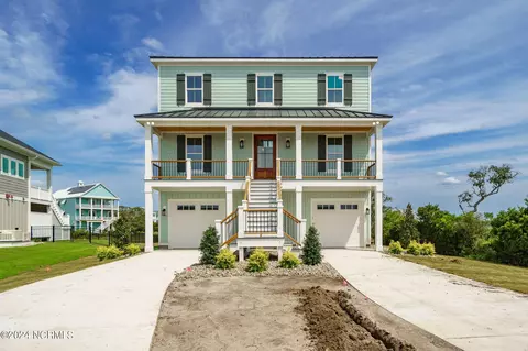1500 Olde Farm Rd, Morehead City, NC 28557