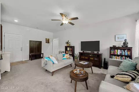 271 Morse Dr, Hubert, NC 28539 photo 4