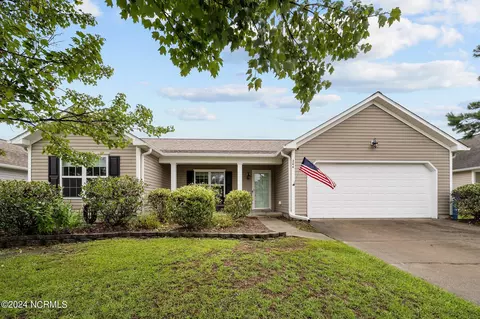 244 Red Carnation Dr, Holly Ridge, NC 28445