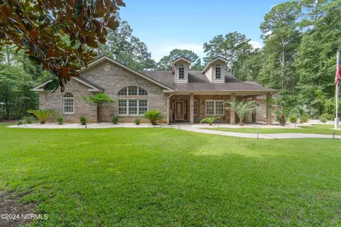 18 Pinewood Dr, Calabash, NC 28467