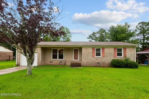 130 Dare Dr, New Bern, NC 28560
