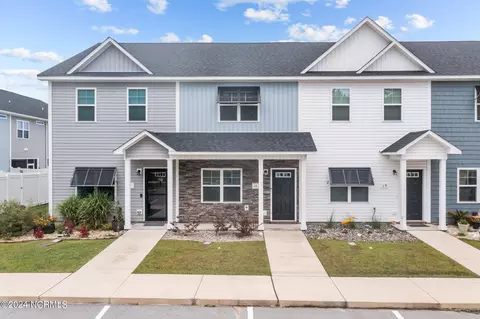 21 Catalina Cir, Swansboro, NC 28584