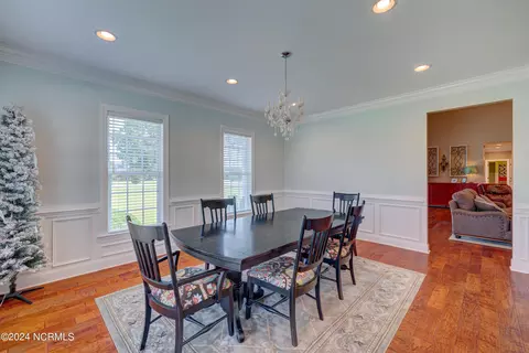 Dining - 538 River Rd, Wallace, NC 28466 photo 3 of 3