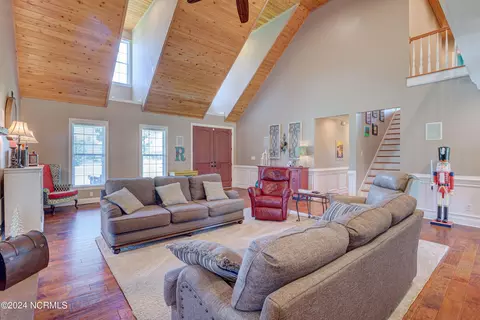Living - 538 River Rd, Wallace, NC 28466 photo 1 of 1
