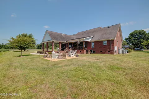 Exterior - 538 River Rd, Wallace, NC 28466 photo 9 of 10