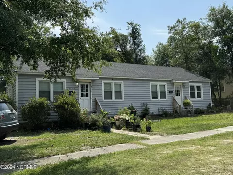 2703 Dare St, Wilmington, NC 28412