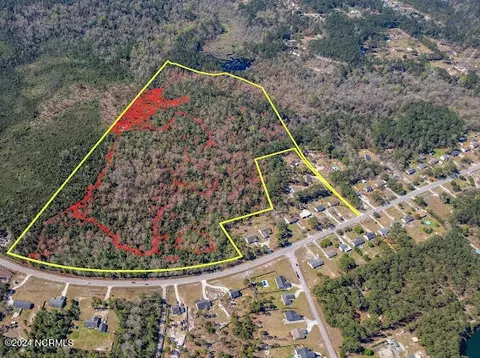 326 Sand Ridge Rd, Hubert, NC 28539