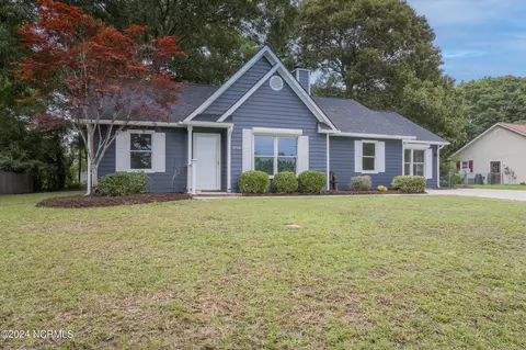 552 Swansboro Loop Rd, Swansboro, NC 28584