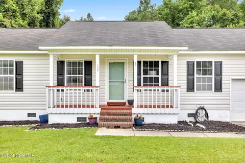 139 Constitution Ave, Jacksonville, NC 28540