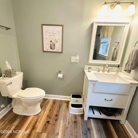 906 Powell Ave, Windsor, NC 27983 photo 10
