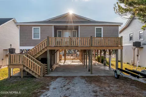 118 Greensboro St, Holden Beach, NC 28462