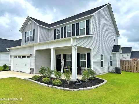 279 Crossroads Store Dr, Jacksonville, NC 28546