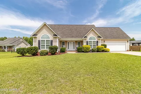 200 Clayside Dr, Pikeville, NC 27863