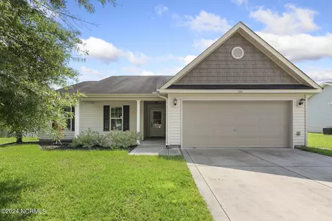 304 Tuscan Ct, Richlands, NC 28574