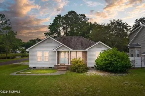 3139 Pine Hill Dr SW, Shallotte, NC 28470
