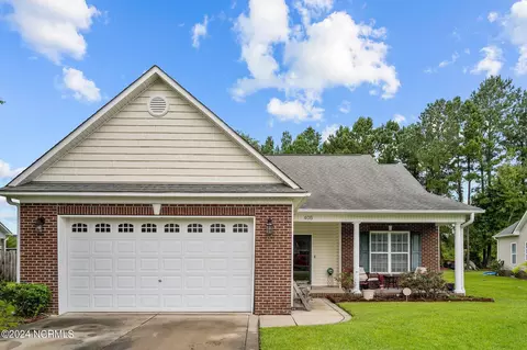 405 Weatherford Dr, Jacksonville, NC 28540