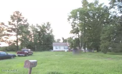 410 Satchell St, Wallace, NC 28466