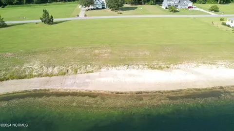 333 Schooner Landing Dr, Edenton, NC 27932