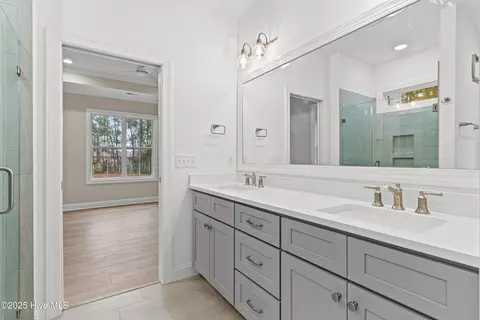 Bath - 3454 Eagle Crest Dr SW, Supply, NC 28462 photo 3 of 6