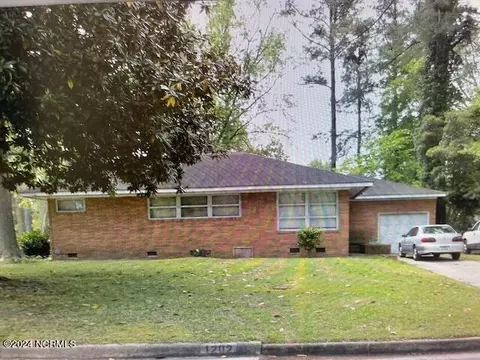 1202 Stockton Rd, Kinston, NC 28504