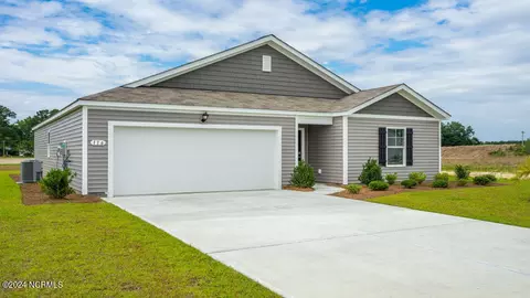 3855 Lady Bug Dr, Shallotte, NC 28470 photo 2