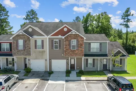137 Waterstone Ln, Jacksonville, NC 28546