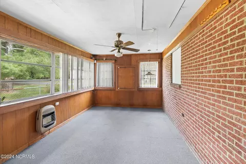 Exterior - 600 4th St, Hamlet, NC 28345 photo 4 of 9