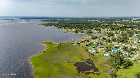 505 Perkins Rd, Beaufort, NC 28516