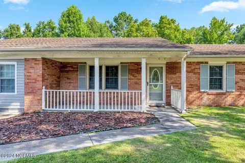 2905 Country Club Rd, Jacksonville, NC 28546