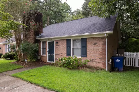 2010 Shadowood Ct #B, Greenville, NC 27858