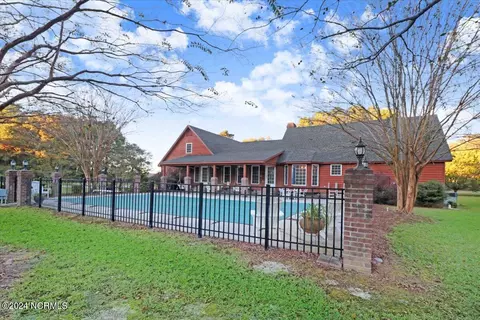 Exterior - 8660 Suttontown Rd, Faison, NC 28341 photo 6 of 13
