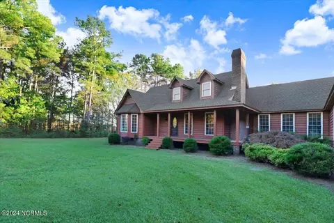 Exterior - 8660 Suttontown Rd, Faison, NC 28341 photo 2 of 13