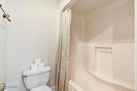 Bath - 8660 Suttontown Rd, Faison, NC 28341 photo 2 of 7