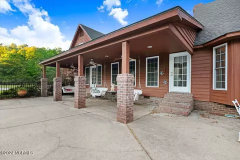 Exterior - 8660 Suttontown Rd, Faison, NC 28341 photo 10 of 13
